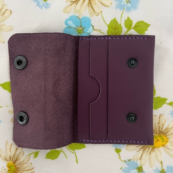 Handmade Genuine Leather Wallet - Picture 4 of 5
